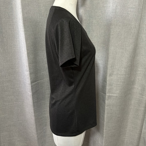 Like New The North Face Wmns Tee-Sz M-Charcoal/Gold Logo-Short Sleeve-Polyester - Picture 5 of 15